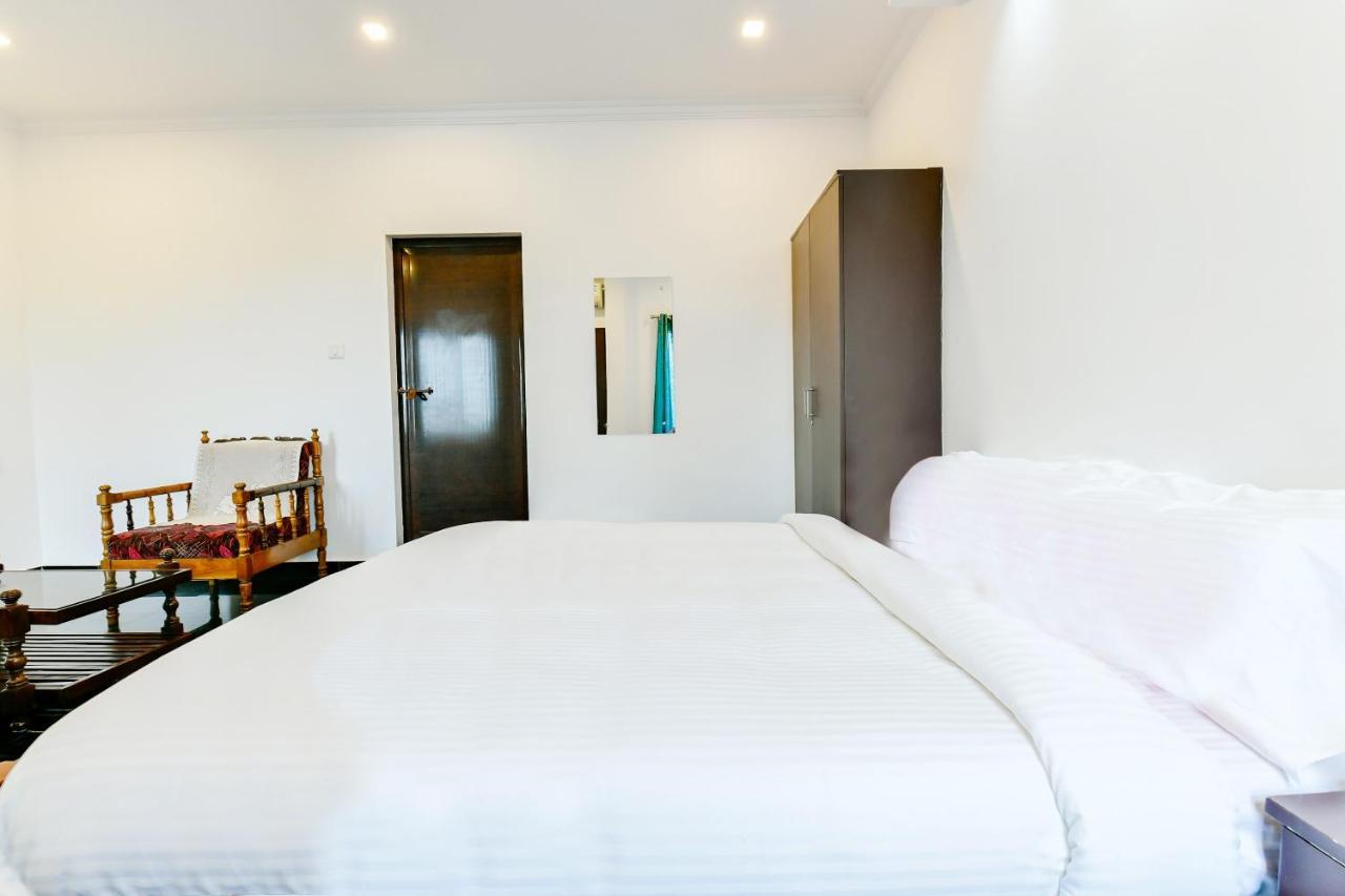 Spot On 39480 Vattekad Tourist Home Kakkanad Ngoại thất bức ảnh
