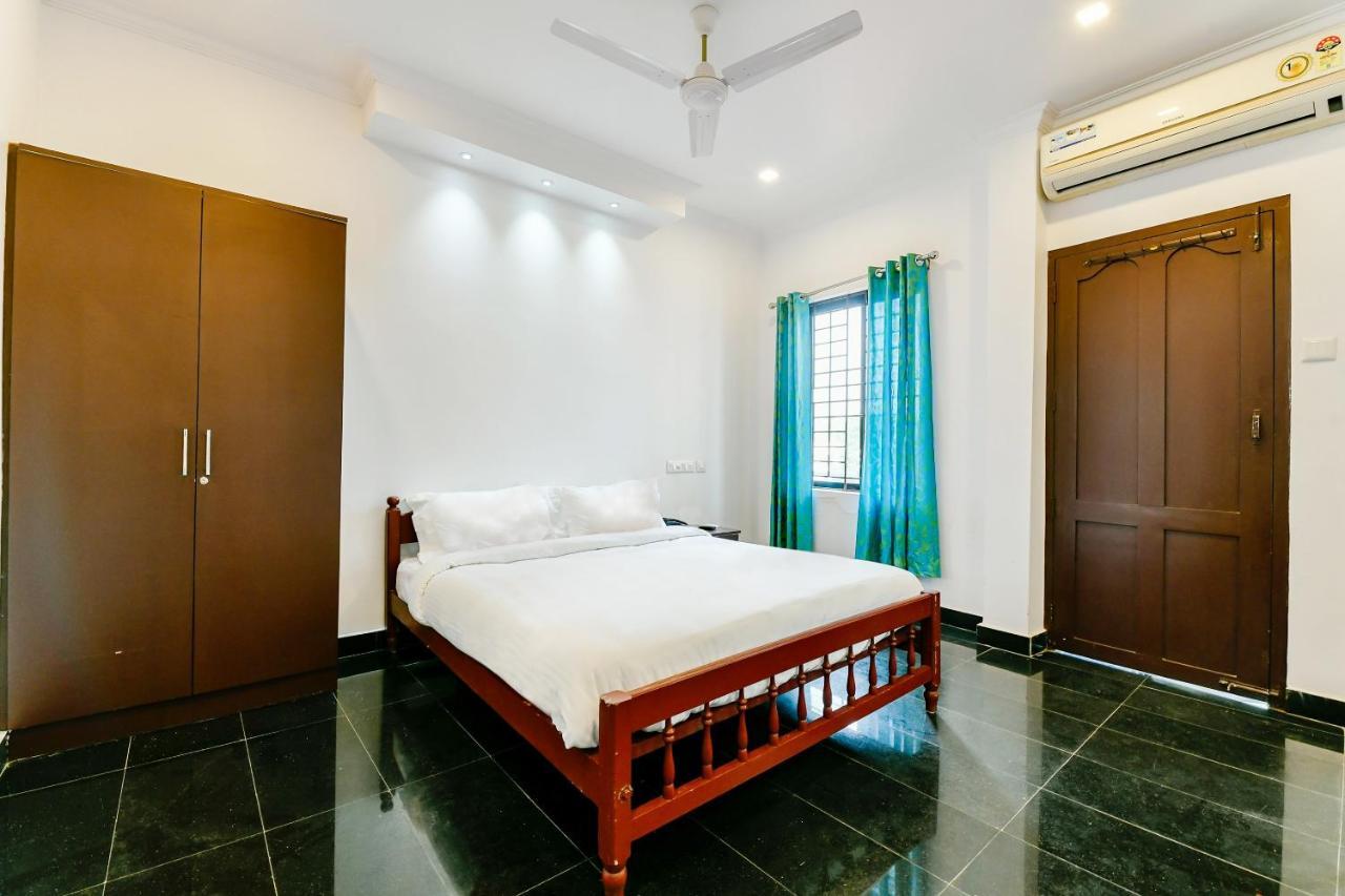 Spot On 39480 Vattekad Tourist Home Kakkanad Ngoại thất bức ảnh