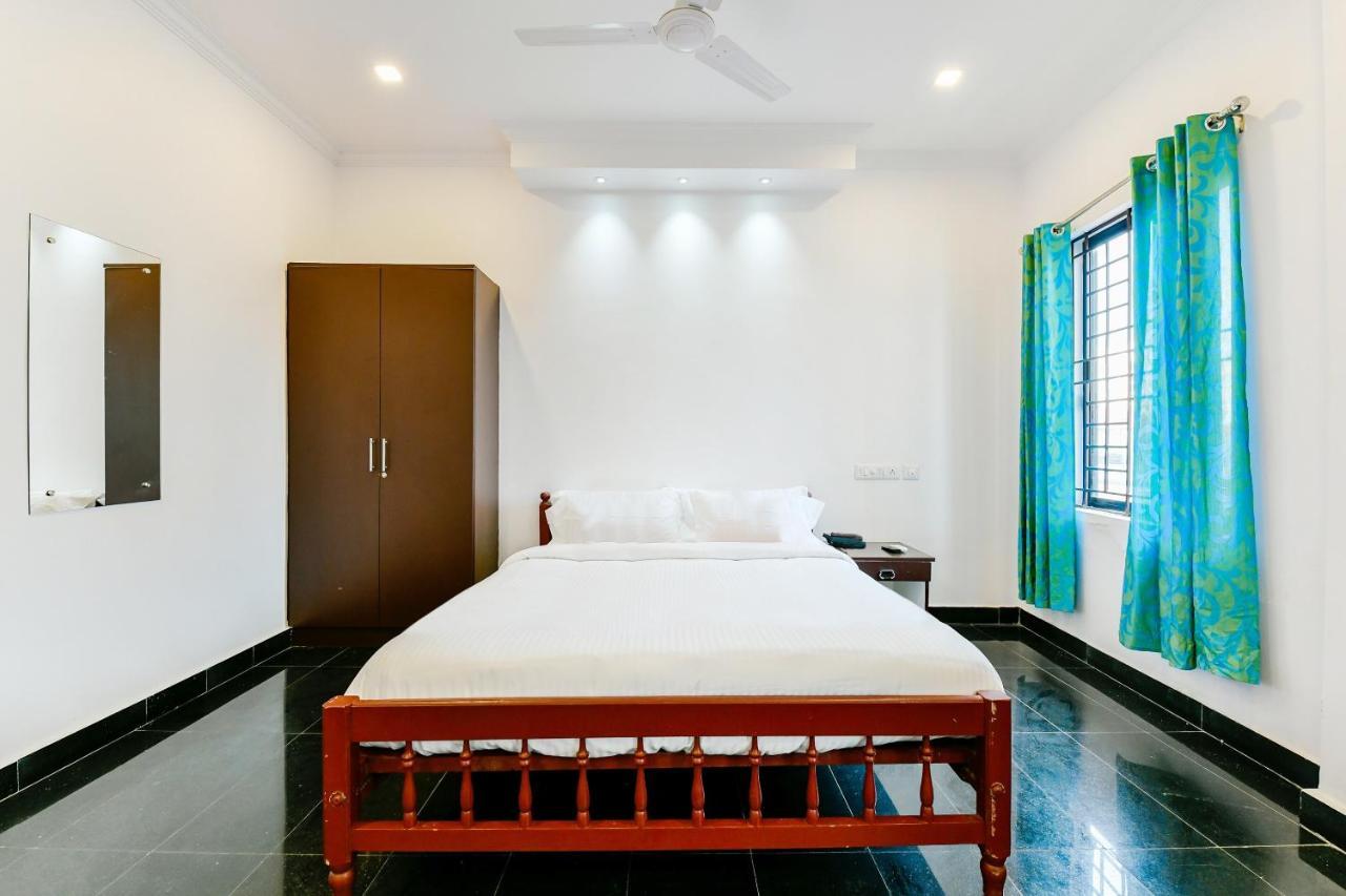 Spot On 39480 Vattekad Tourist Home Kakkanad Ngoại thất bức ảnh