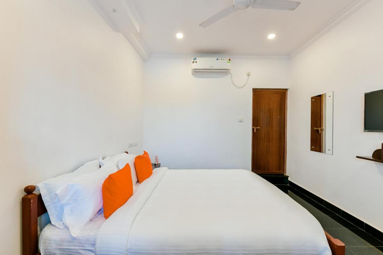 Spot On 39480 Vattekad Tourist Home Kakkanad Ngoại thất bức ảnh