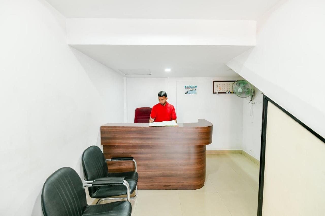 Spot On 39480 Vattekad Tourist Home Kakkanad Ngoại thất bức ảnh