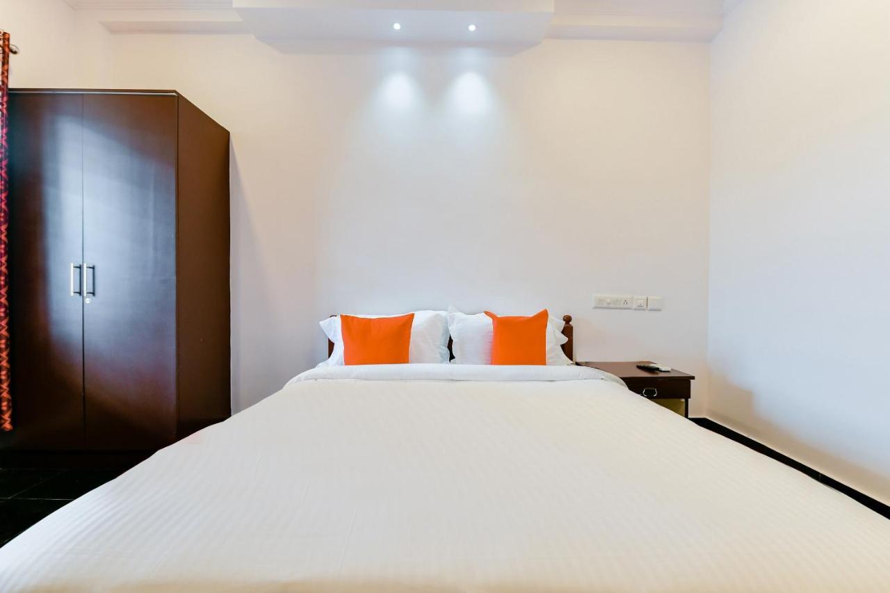 Spot On 39480 Vattekad Tourist Home Kakkanad Ngoại thất bức ảnh