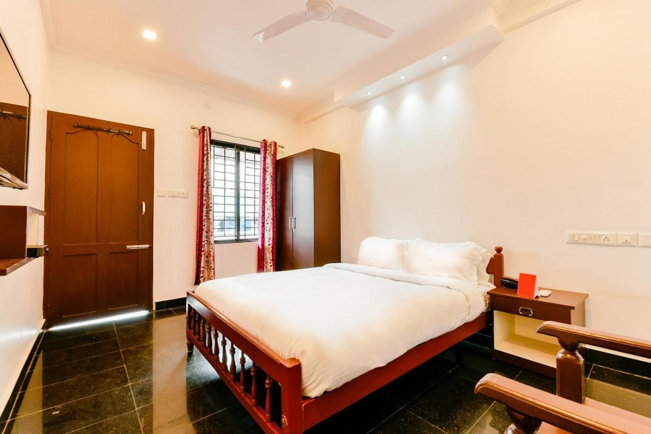 Spot On 39480 Vattekad Tourist Home Kakkanad Ngoại thất bức ảnh